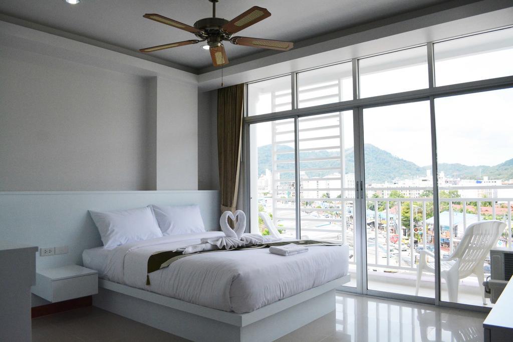 แองเจลินา เกสต์เฮาส์ Patong ห้อง รูปภาพ